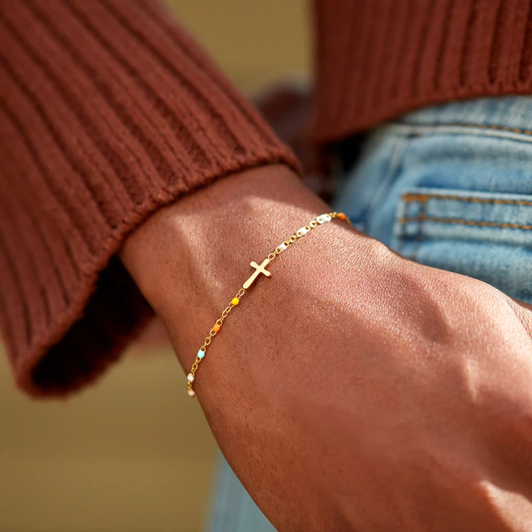 Christianartworkshop Delicate Minimalist Cross Bracelet