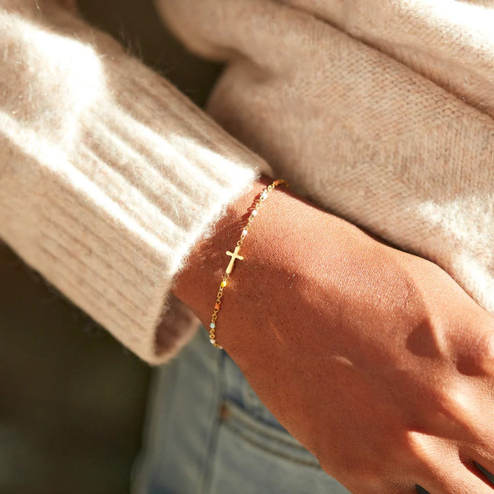 Christianartworkshop Delicate Minimalist Cross Bracelet
