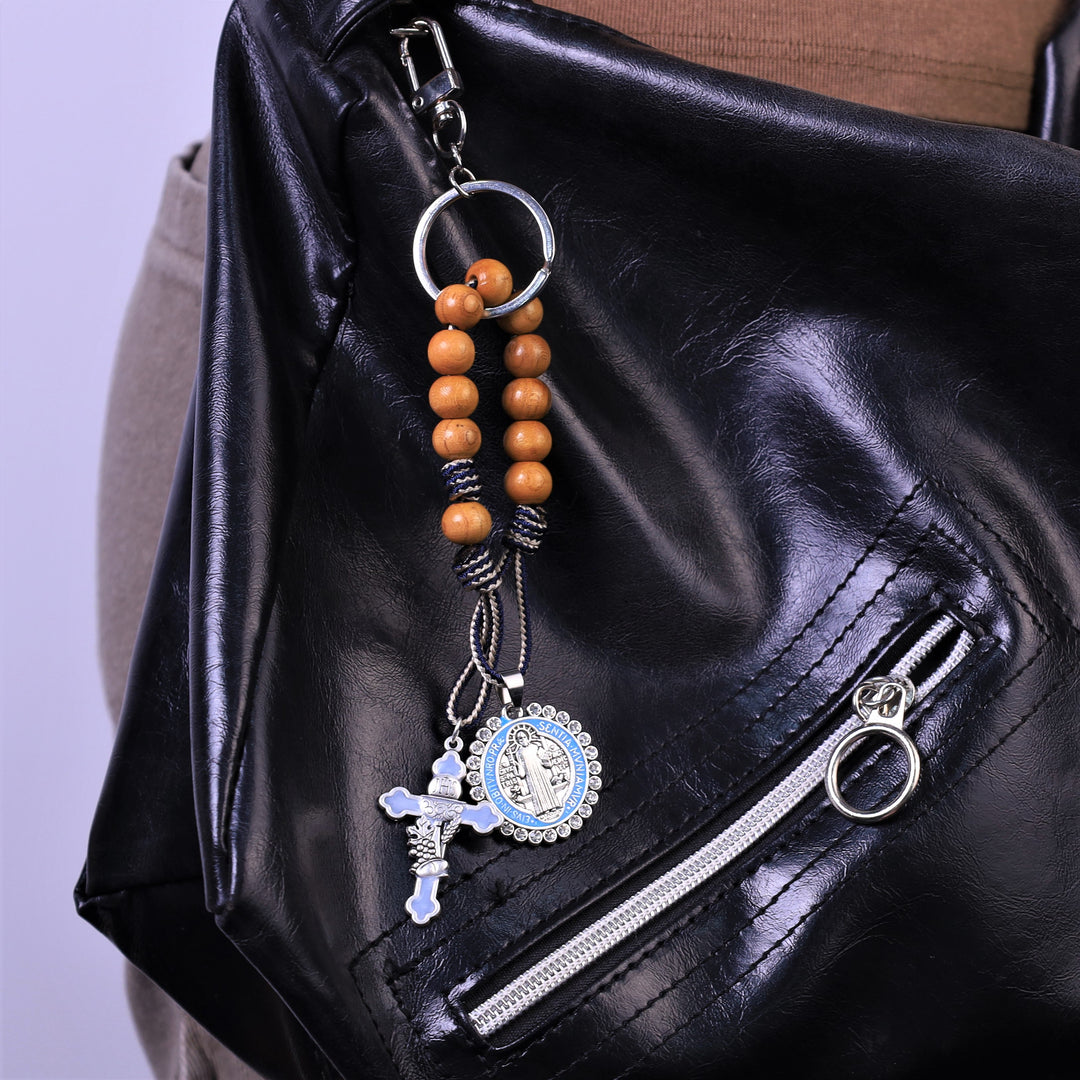 Jesus Hominum Salvator: Olive Wood One Decade Rosary - image 3