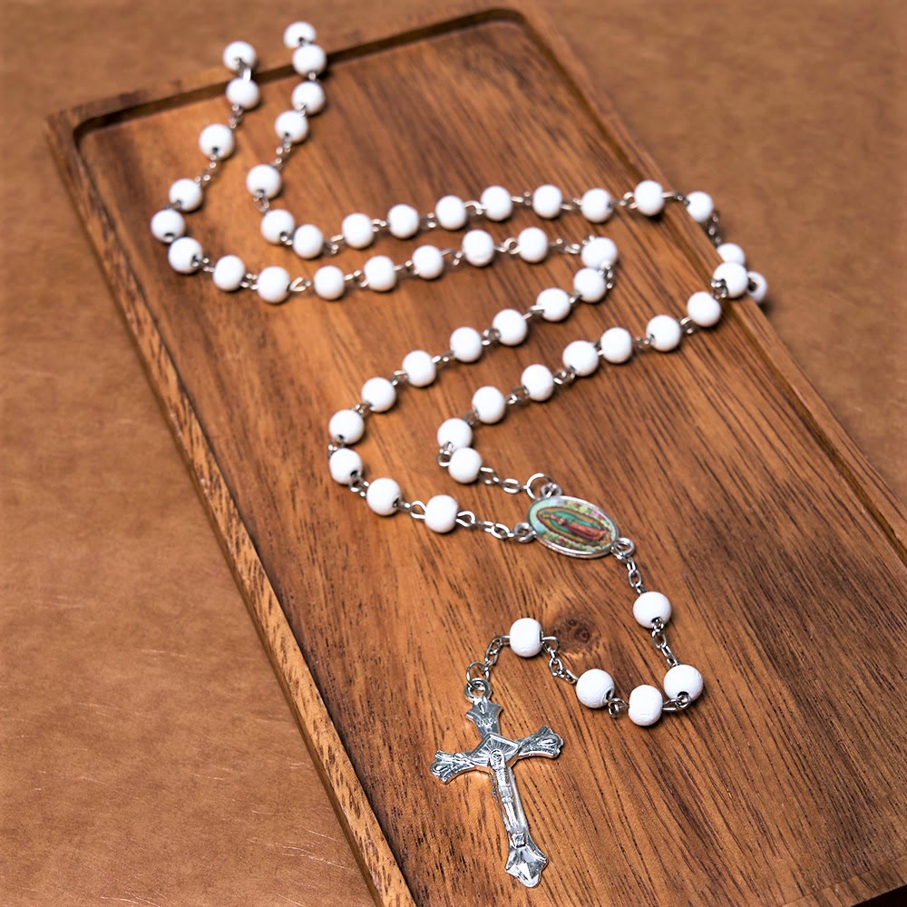 Christianartworkshop Our Lady of Guadalupe & Crucifix of 6 mm Round Multicolor Wood Alloy Chain Rosary - White - image 1