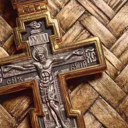 Christianartworkshop Retro Style Crucified Jesus Bicolor Alloy Pendant Necklace - image 2
