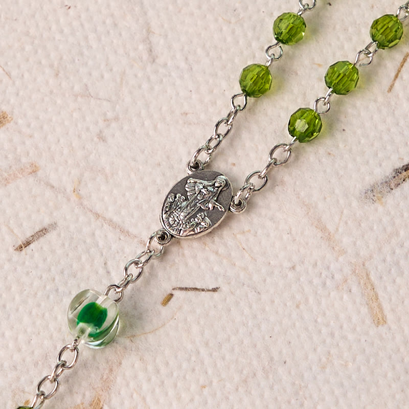 Christianartworkshop Assumption of Virgin Mary & Crucifix of 6 mm Polyhedron Green Crystal Alloy Chain Rosary - image 5