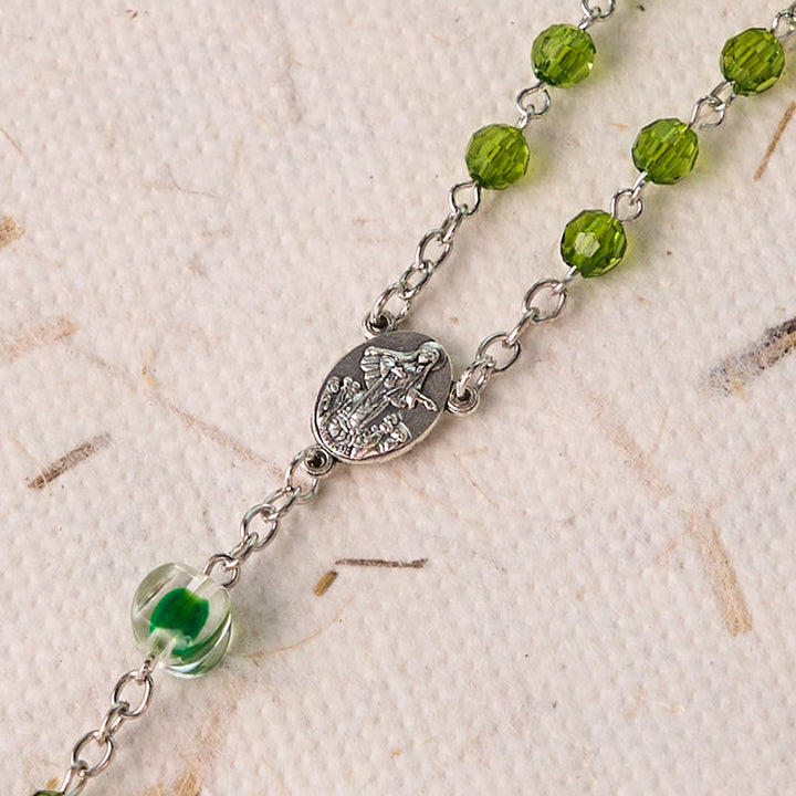 Christianartworkshop Assumption of Virgin Mary & Crucifix of 6 mm Polyhedron Green Crystal Alloy Chain Rosary - image 5
