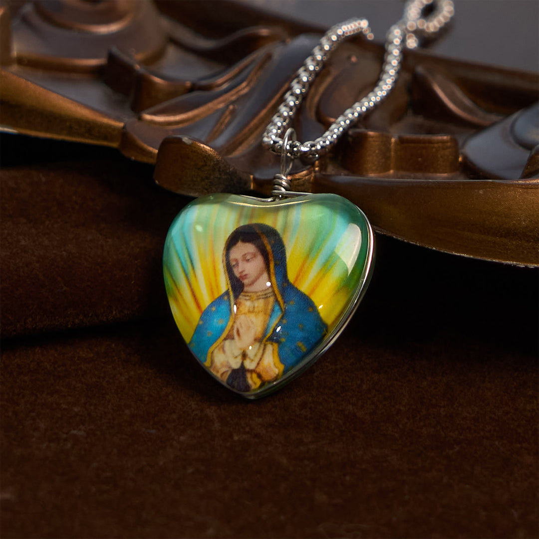 Christianartworkshop Glow-in-the-Dark Heart Shaped Resin Medal with Virgin Mary's Silent Blessing Necklace - Holy Mary - image 1