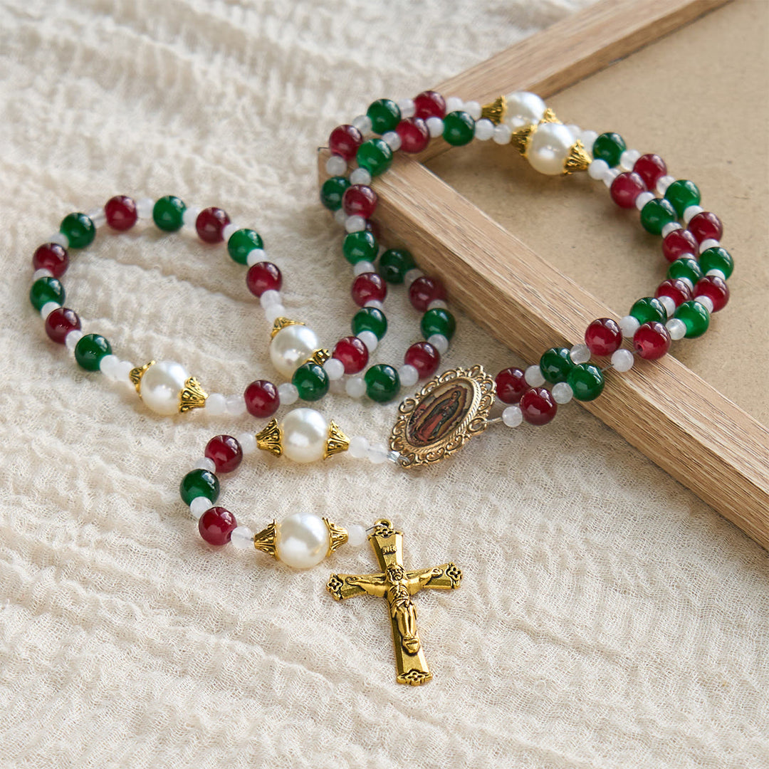 Christianartworkshop Holly Wreath Christmas Tricolor Beads Rosary: Celebrate the Holy Birth - image 1
