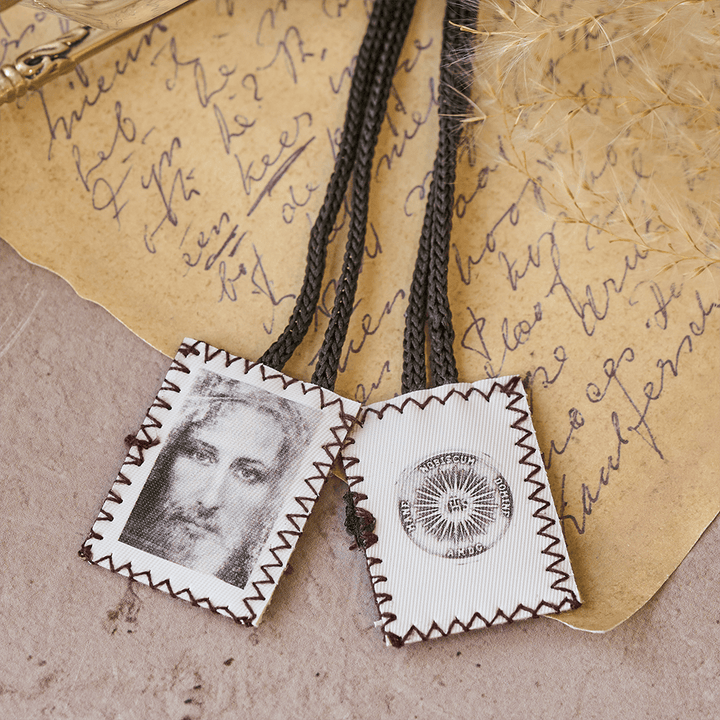 Christianartworkshop Jesus' Holy Face and Sacred Emblem of Mercy Scapular - image 1