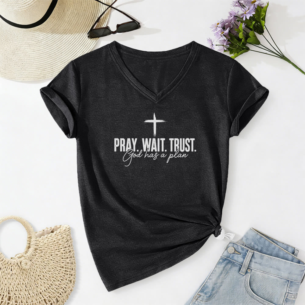 Christianartworkshop Pray Wait Trust God Has A Plan Cross Print Casual V-neck T-shirt - Black - 2XL - image 12