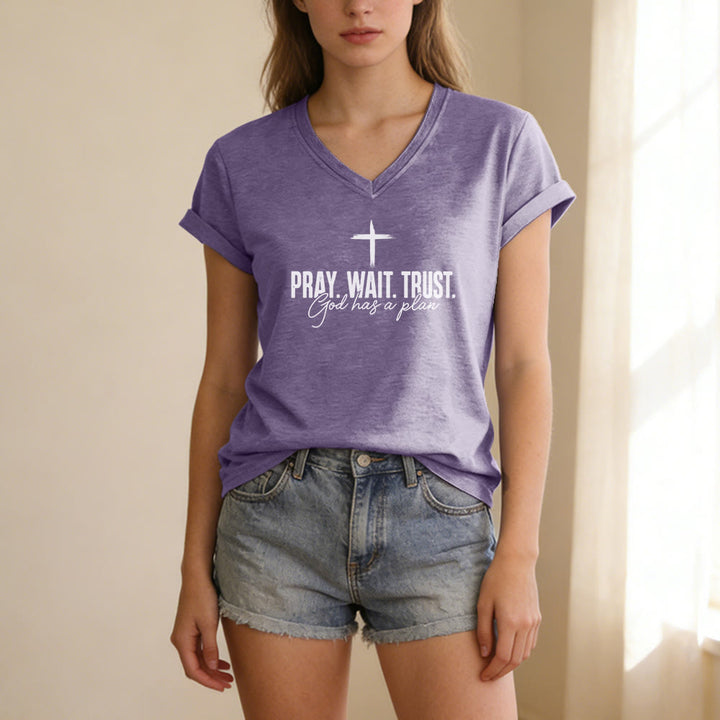 Christianartworkshop Pray Wait Trust God Has A Plan Cross Print Casual V-neck T-shirt - image 17
